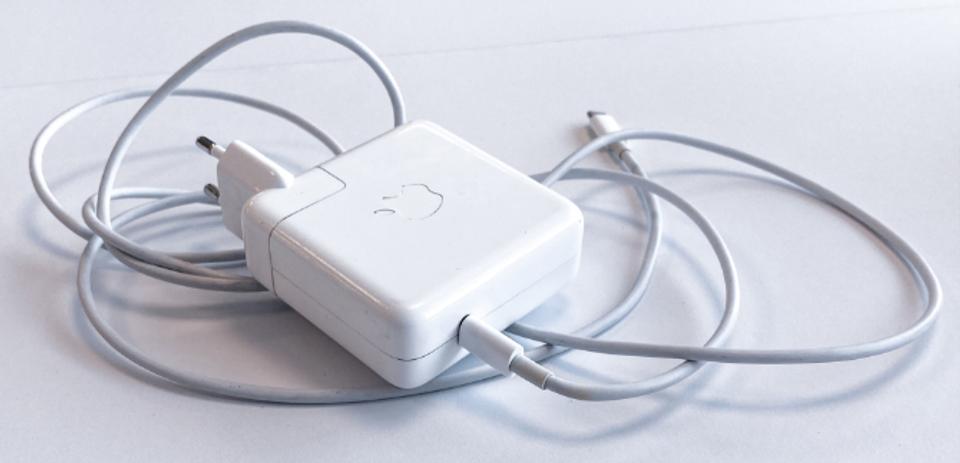 電源ケーブル