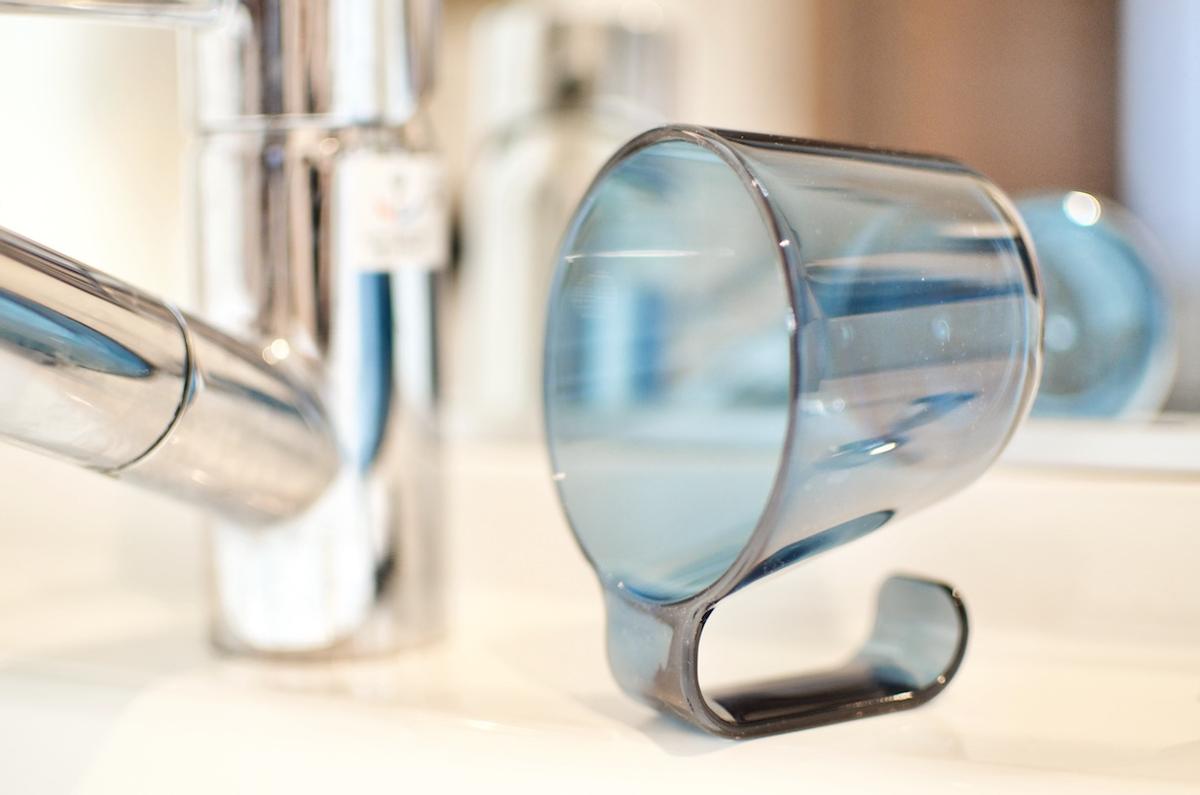 たった500円で洗面所が快適にスマートになる歯磨きコップ ライフハッカー ジャパン