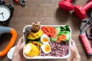 筋トレの前後に何を食べると効果的か？ おすすめの量・タイミング・食べ物も紹介