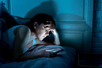 不眠と不安の負の連鎖。｢睡眠恐怖症｣の症状と対処法は？