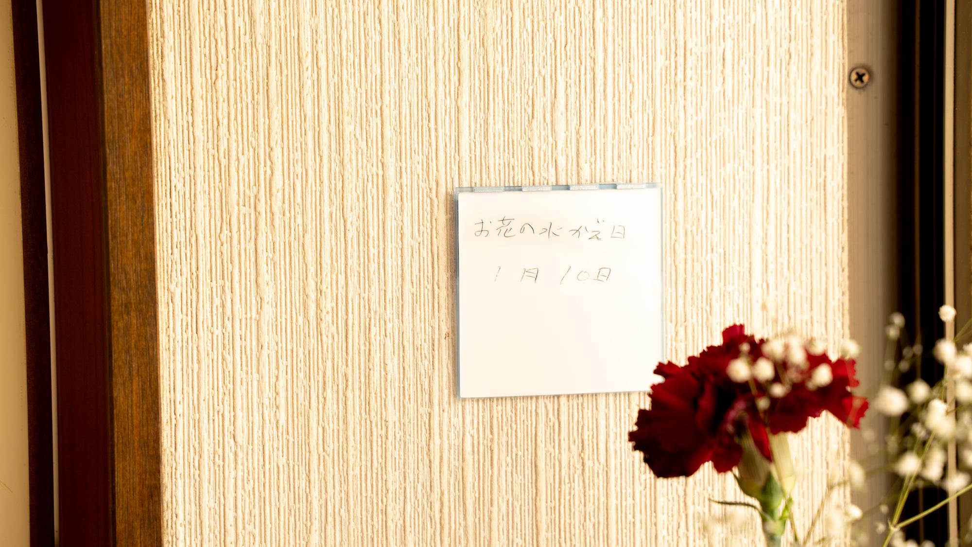 どこでも貼れるミニホワイトボード Movererase を使ってみた ライフハッカー ジャパン