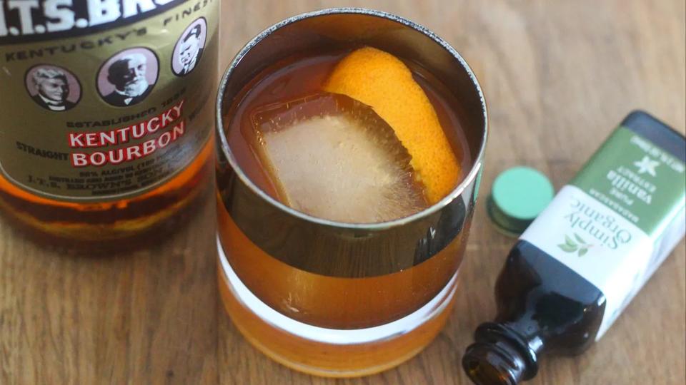バニラエッセンスをカクテルに