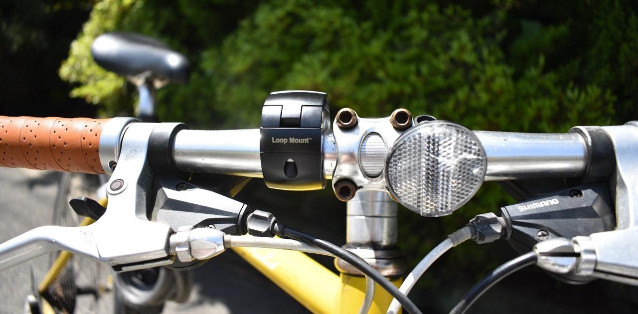 一瞬で取り付け可。自転車用スマホホルダー「LOOP MOUNT」が 