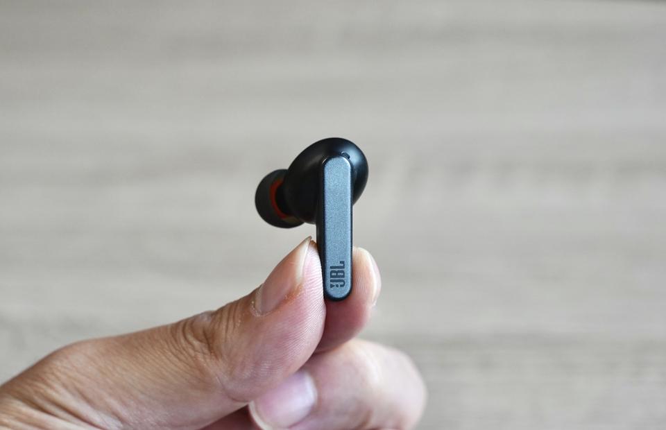 イヤホンの 何か合わない 問題を解決 原因は耳のアレにあった ライフハッカー 日本版