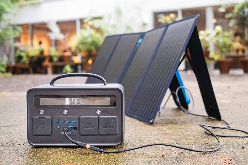 ポータブル電源をソーラーチャージャー