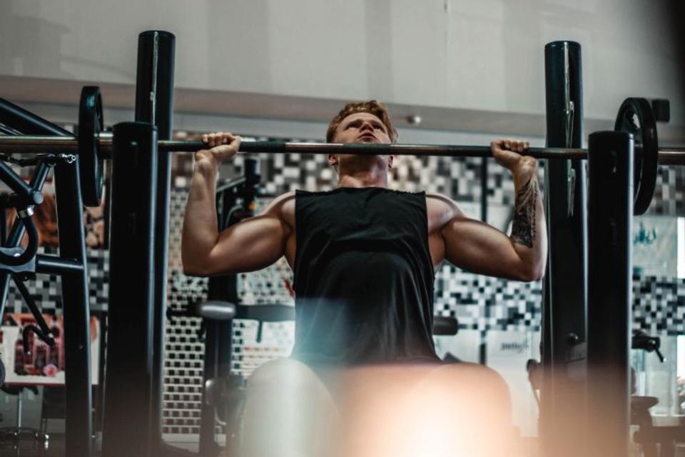 weightlifting-in-gym