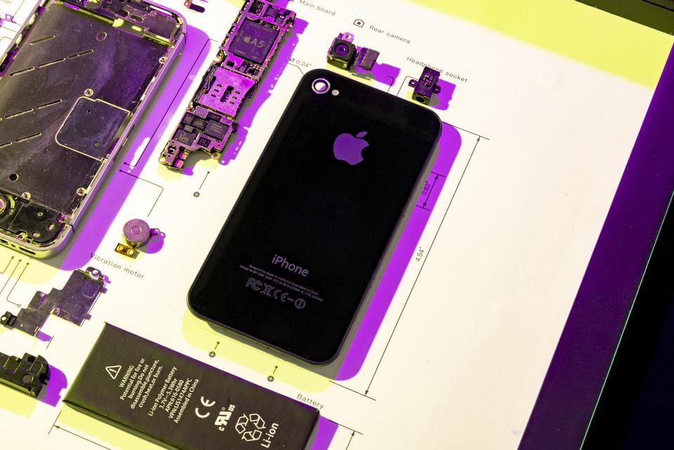 iPhoneのボディと部品