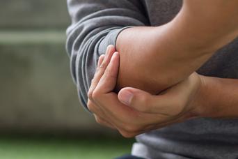 肘や肩の痛みを和らげる。腱が変性する原因と対処法