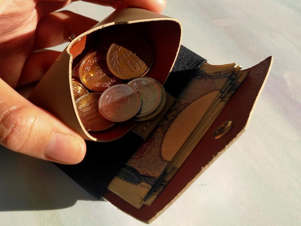 世界最小サイズのミニマル財布「COM-ONO」は小銭・紙幣・カード全部 