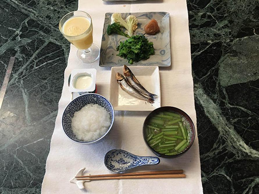 朝食