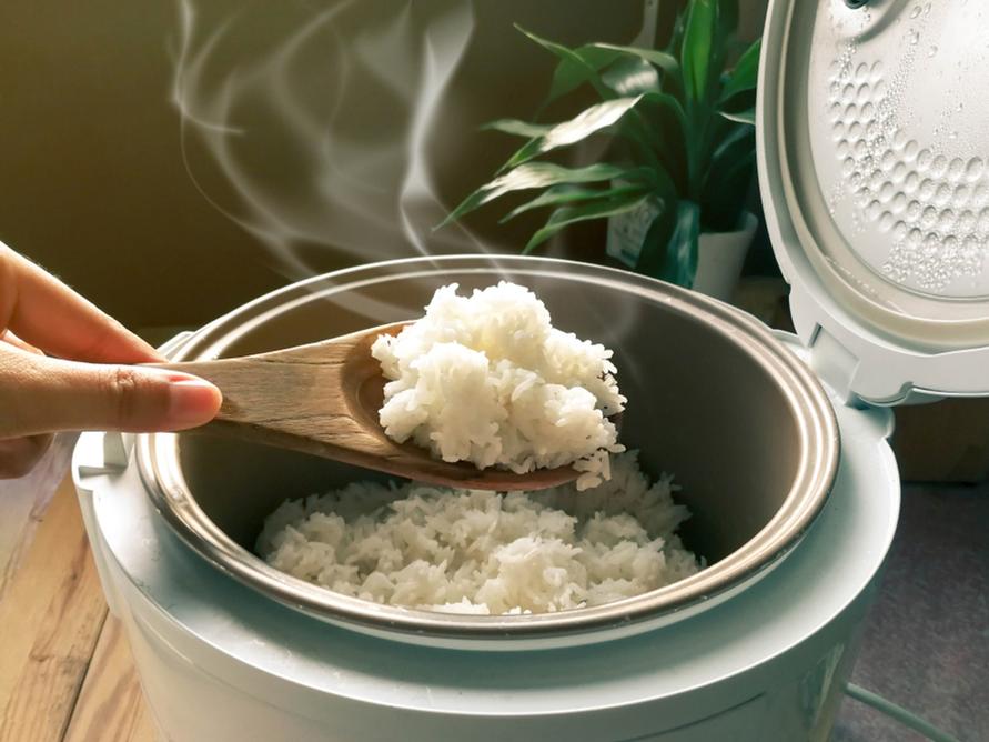 炊飯器と白米