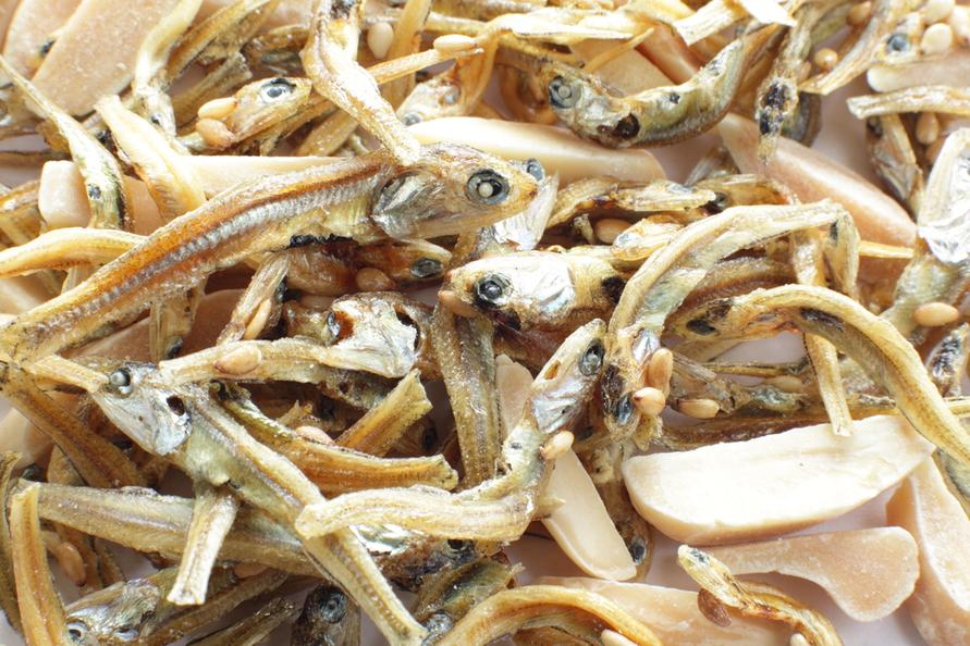 小魚アーモンド