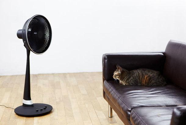 amadana扇風機の新モデルは、猫も喜ぶ自然の風が特徴 | ROOMIE