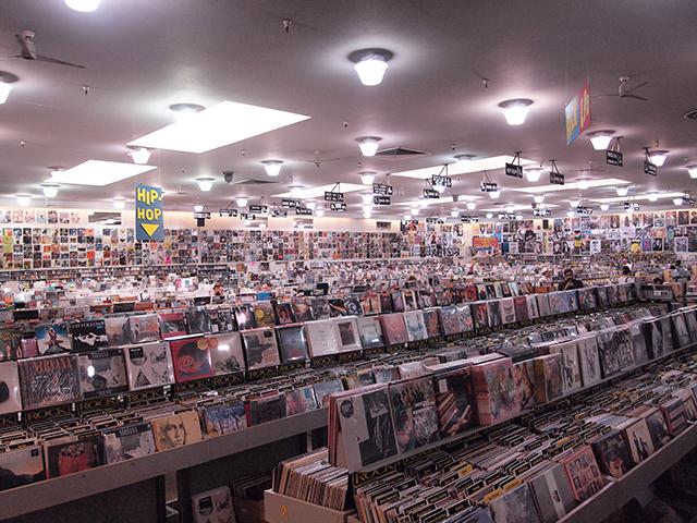 サンフランシスコの巨大レコードショップで、時間を忘れるほど音楽に