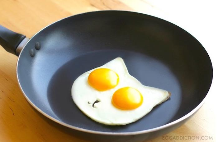 キラーン！ ネコちゃん型の目玉焼きをつくっちゃおう | ROOMIE（ルーミー）