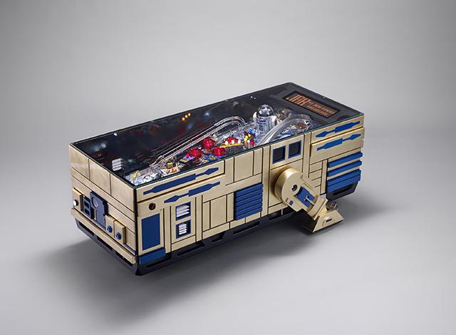R2-D2 バブルマシン スター・ウォーズ』のR2-D2、ピンボールマシン 兼コーヒー