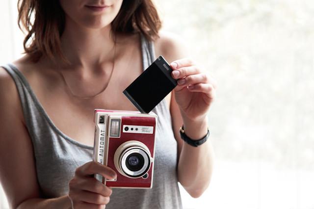 ロモグラフィーの魅力が詰まったカメラ「Lomo'Instant Automat