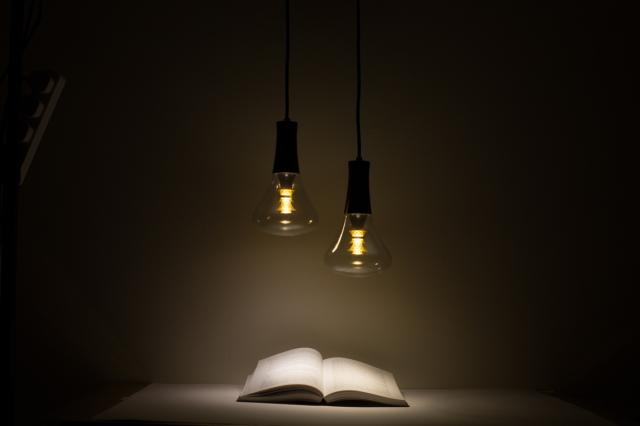 宝石職人の技術が光る電球「PLUMEN 003 LED LIGHT BULB」 | ROOMIE