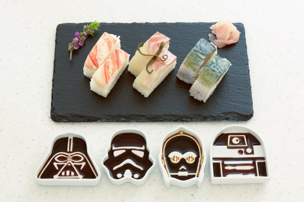 食卓にダース・ベイダー襲来。スター・ウォーズキャラが現れる有田焼の 