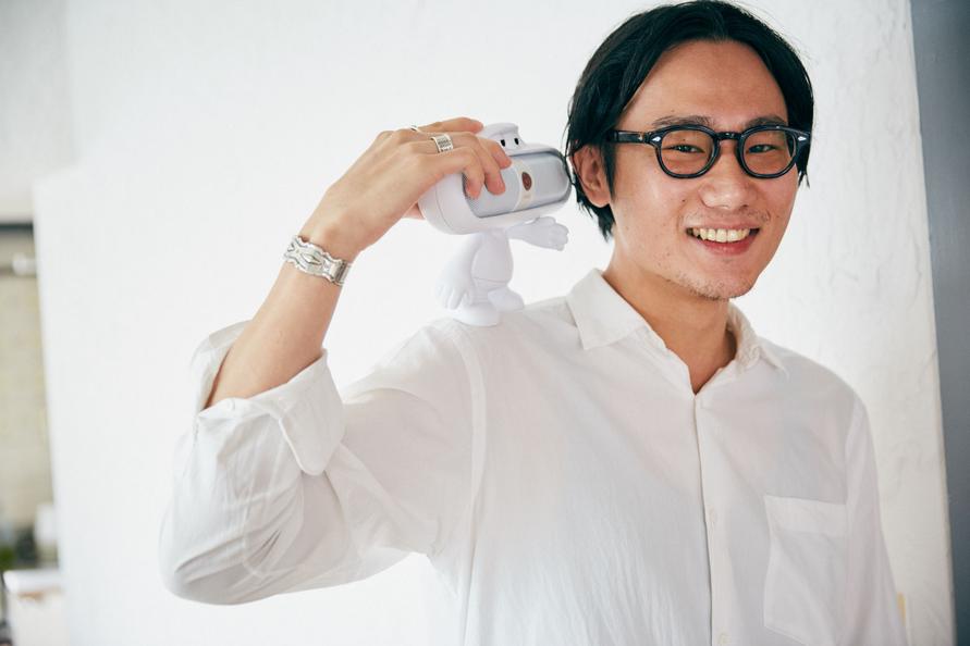 sponsored by ホワロ(リンナイ株式会社)学生時代の仲間4人で「カレストハウス」と称したシェアハウスに暮らすメンバーたち。大学卒業後、就職のために名古屋から上京し、一緒に暮らし始めて約1年半。引っ越し直後におこなったレセプション以来、1年ぶりに少し気合いの入ったパーティーをすると聞きつけ、お邪魔することに。
