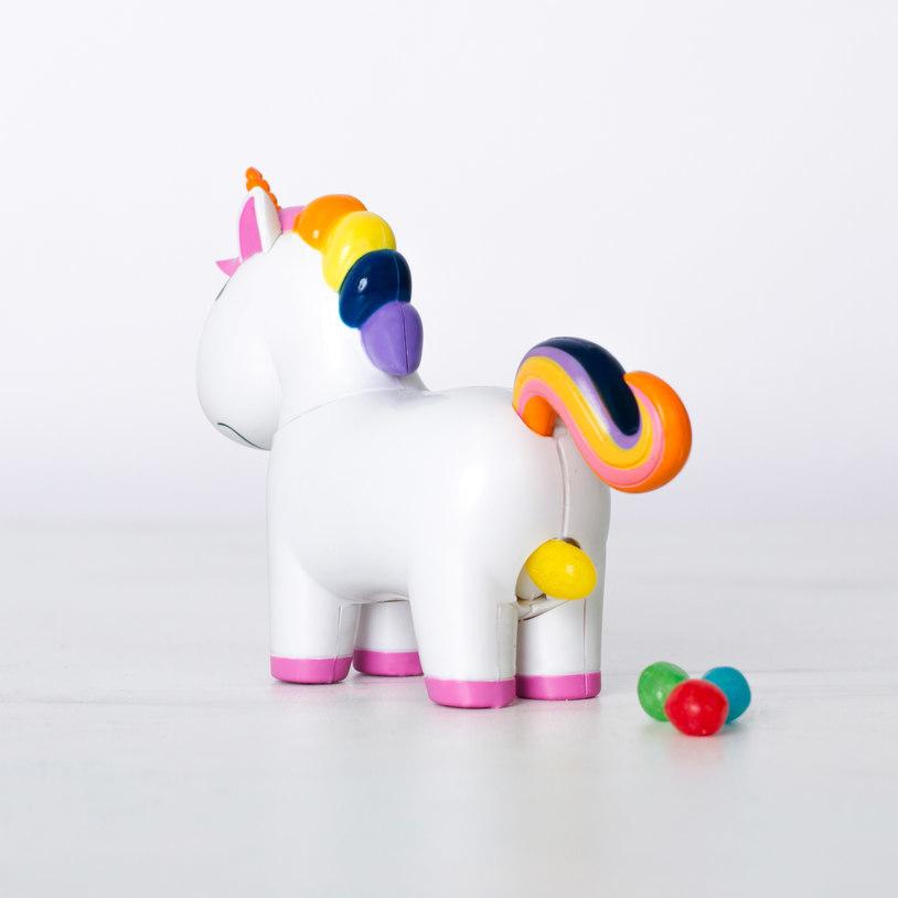 プリッとカラフル。ユニコーンって噂通り虹色の○○○をするんだね