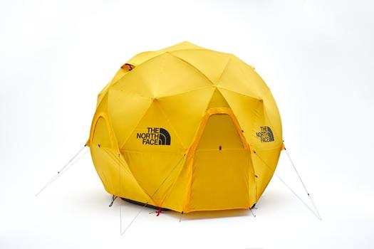 THE NORTH FACEの最強宇宙船テントは台風が来たってビクともしないよ 