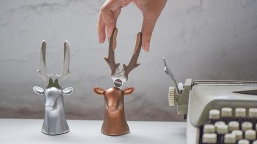 鹿のインテリア…ではない。角を引っこ抜くとDIYに使える便利アイテム 