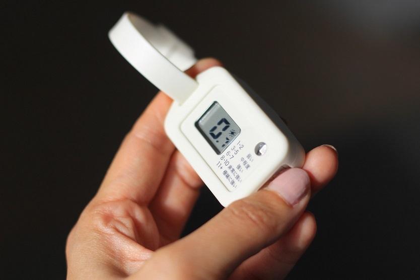 紫外線が見える！無印の「UVチェッカー」を使って今年こそ絶対焼かない