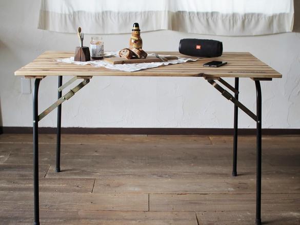 収納時は厚さ約11センチ。キャプテンスタッグのテーブルは、急な来客に  