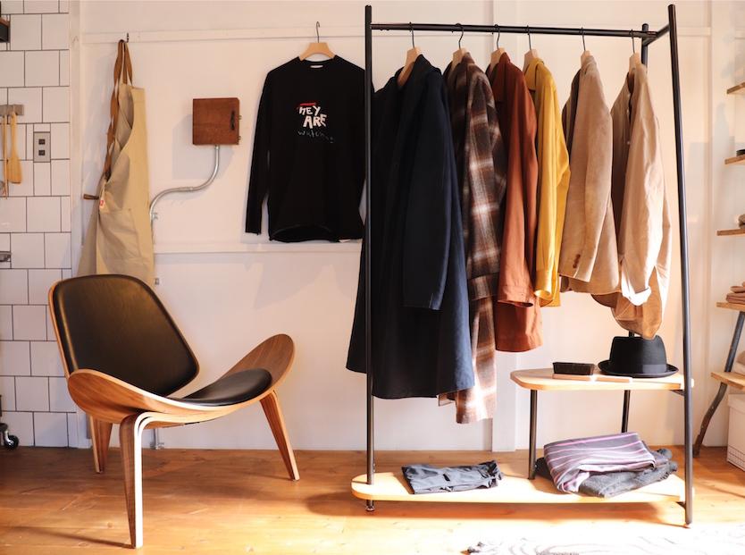 このハンガーラック一つでリビングはアパレルショップのように華やぐの