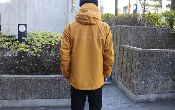 さすがコロンビア！ 防水性バツグンのレインジャケットは、めっちゃ  