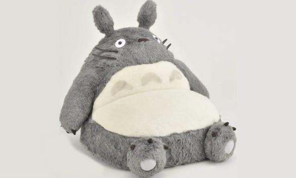 あのトトロがソファになっちゃってる！ 絶対リラックスできるじゃん  