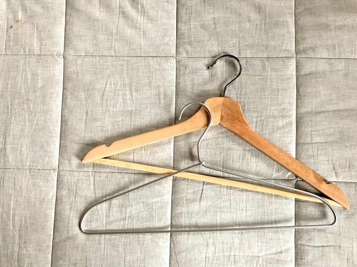 無印良品×イケアのハンガーが、クローゼットの収納として最強なんじゃ