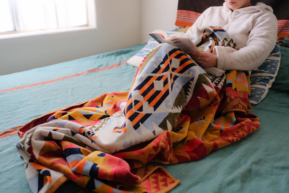 ペンドルトンの178cmの特大タオルが便利！インテリアにもアウトドアに