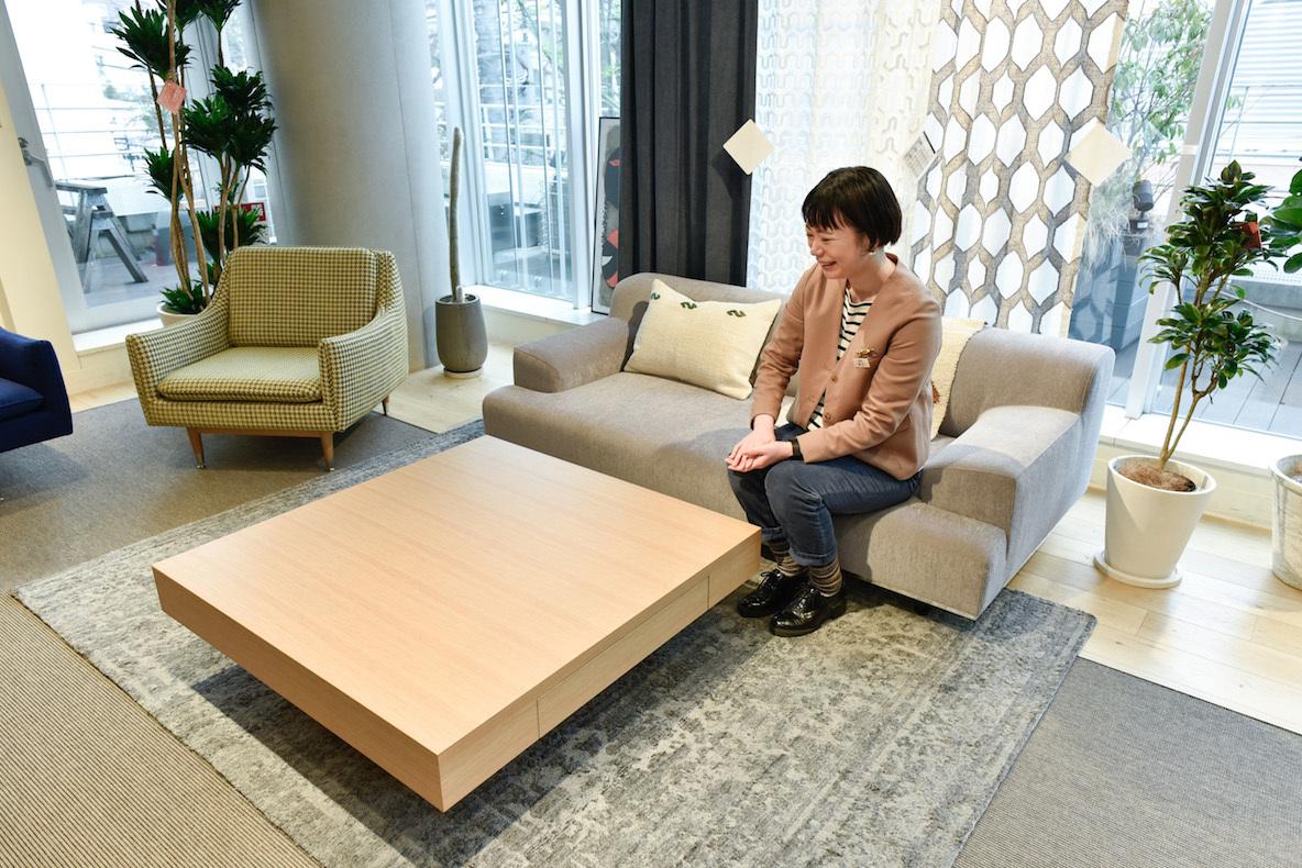 高さ32cm。イデーで一番“低い”ローテーブルは、デザイン性と機能性を