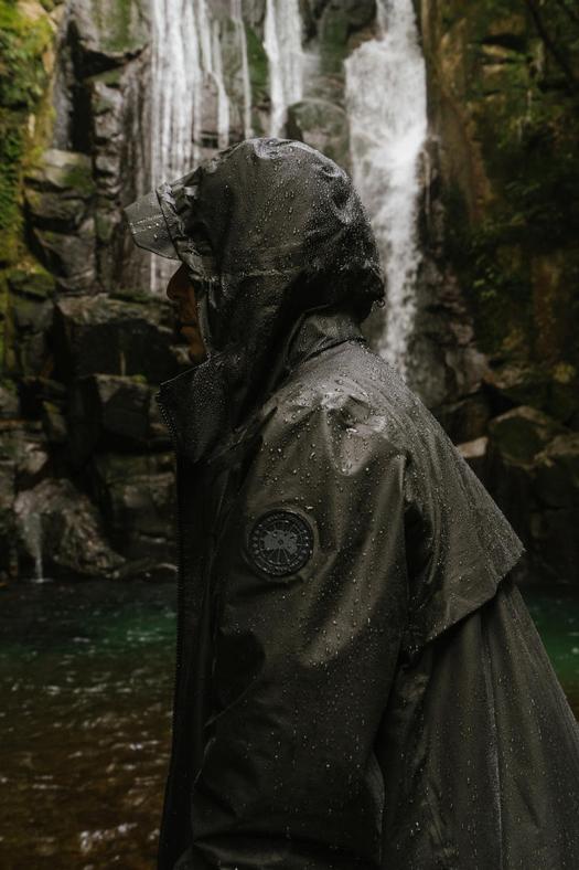 カナダグース×ゴアテックス。レインコートっていうかこれはむしろ、雨  