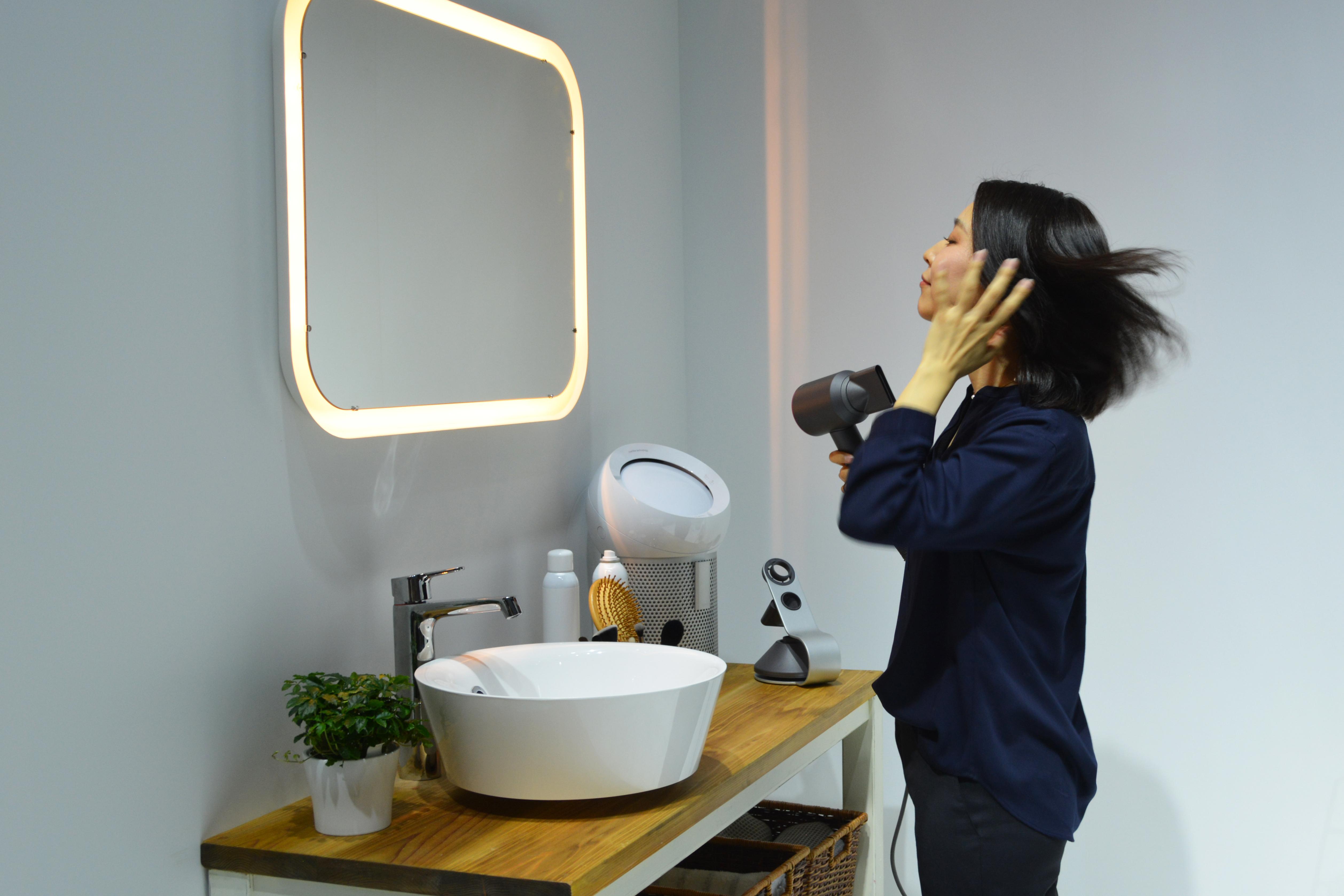 デスクに置ける空気清浄ファン…？ダイソンの新作は、ダイレクトに