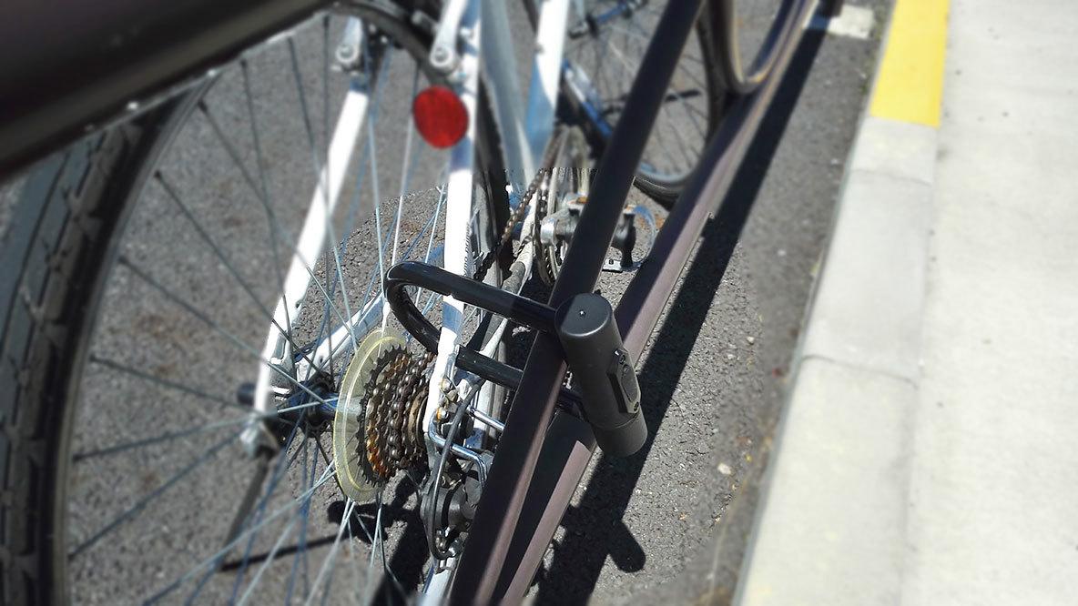 もう自転車のカギはいらないね。指紋認証なら1秒でサッと解錠できるから｜マイ定番スタイル | ROOMIE（ルーミー）