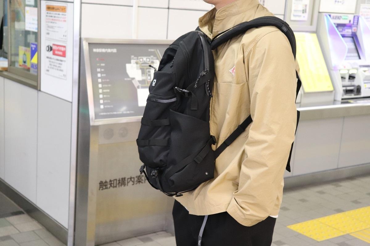 バックパックはOGIO。機能性とデザインはもちろん、被らないのがいい
