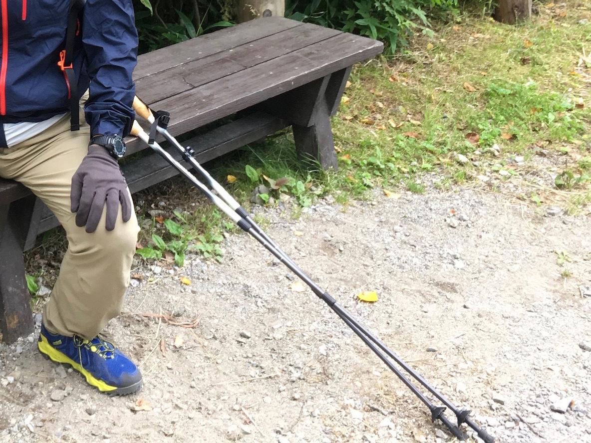 山歩きを快適にする400g、モンベルのアルパインカーボンポールは 