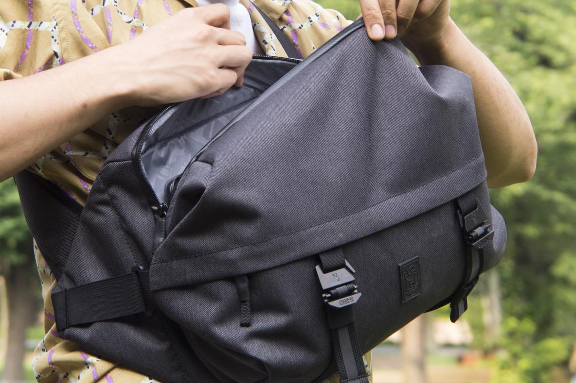 MacBookProも入る防水スリングバッグ！まさにこのサイズ感を探し