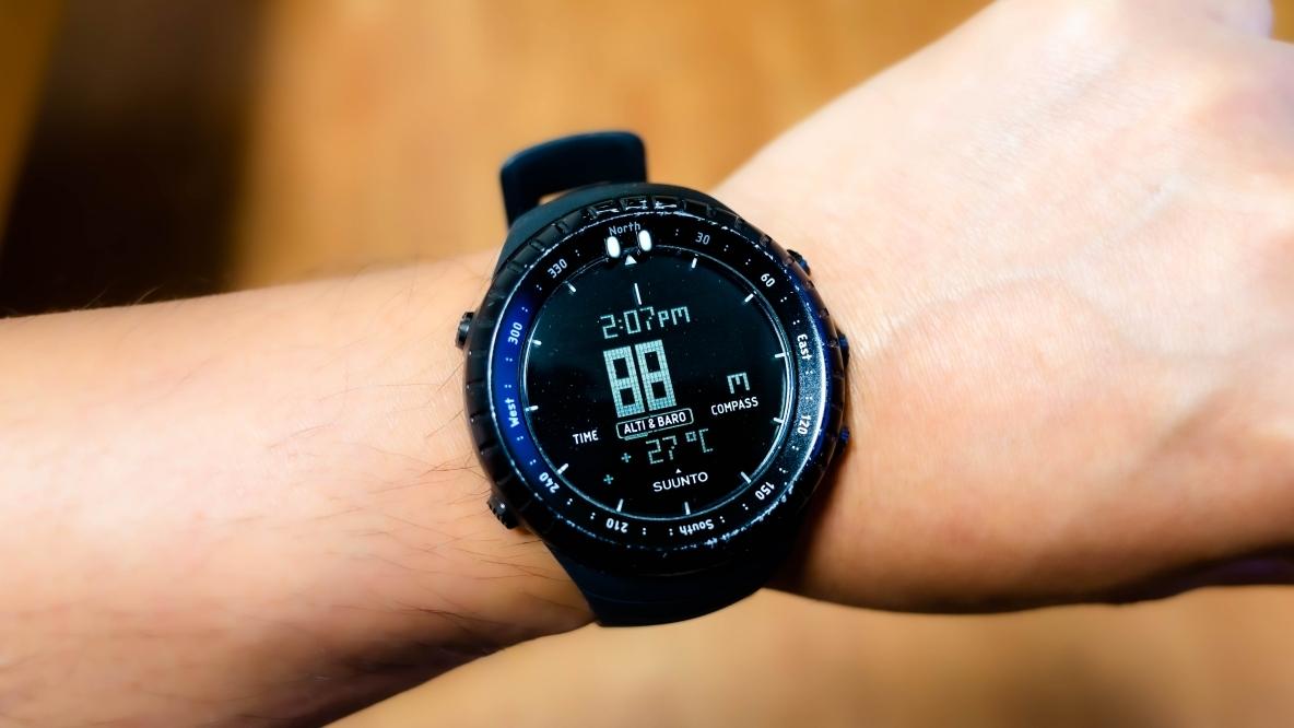 最大66%OFFクーポン SUUNTO CORE ALL BLACK 腕時計 agapeeurope.org