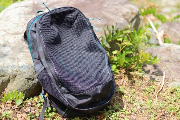 Patagoniaの新作バックパックは汚れに強いメッシュポケットが目印 