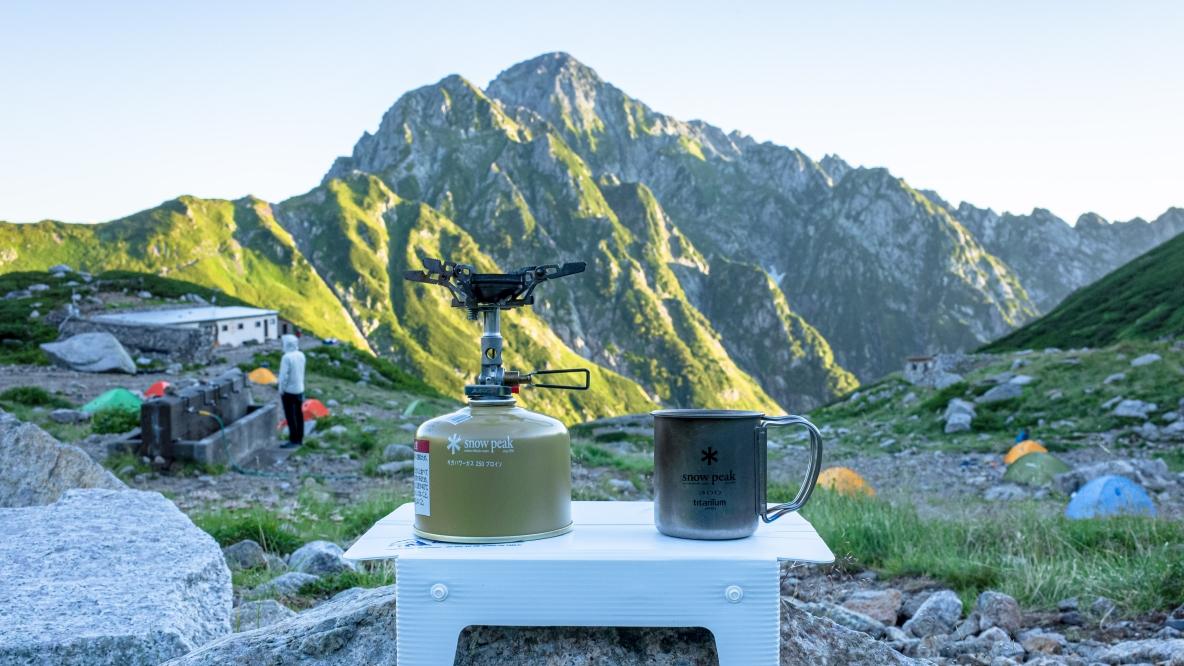 カスケードワイルドのウルトラライトフォールディングテーブルはたった