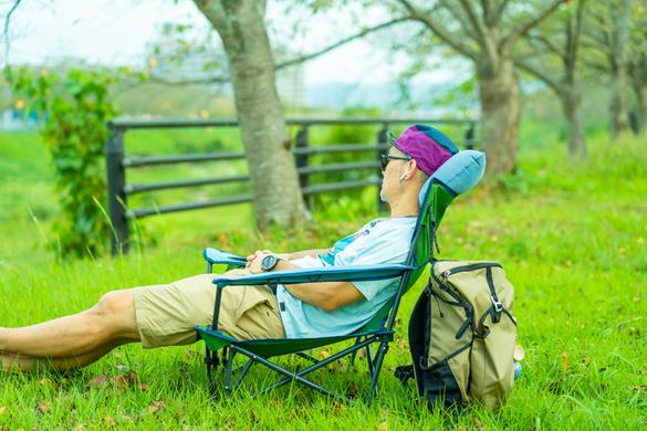 ほぼコットなアウトドアチェア！ 5000円なのに「人をダメにする