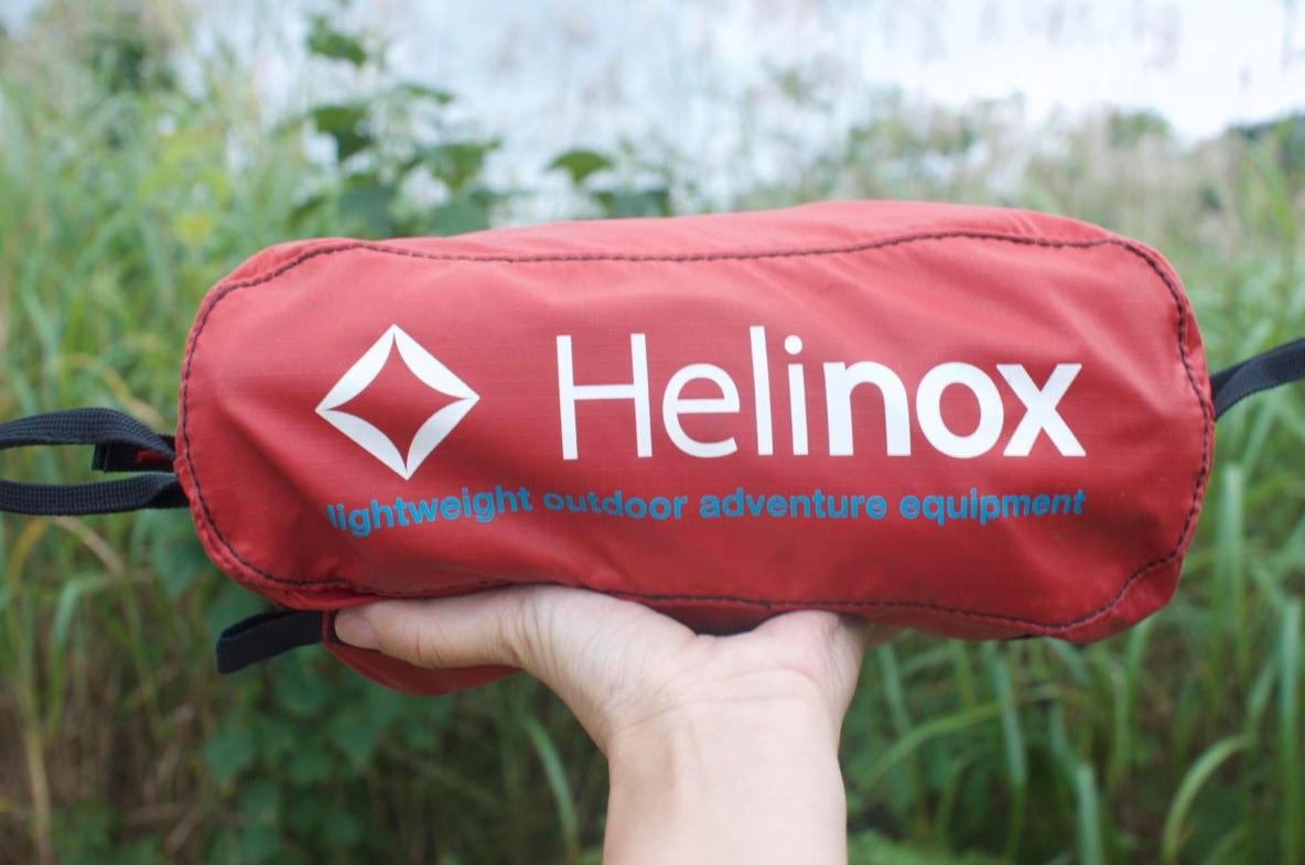 この小ささで、大人用！Helinoxの「タクティカル チェア ミニ」はロー