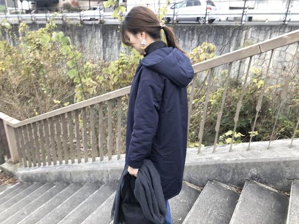 UNIQLOの「ハイブリッドダウンコクーンコート」は着ぶくれせず、着回し 