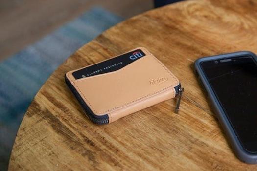  peak ミニマルウォレット 鍵やAirTagまでスマートに。スノーピークの新作財布が叶える、無理の