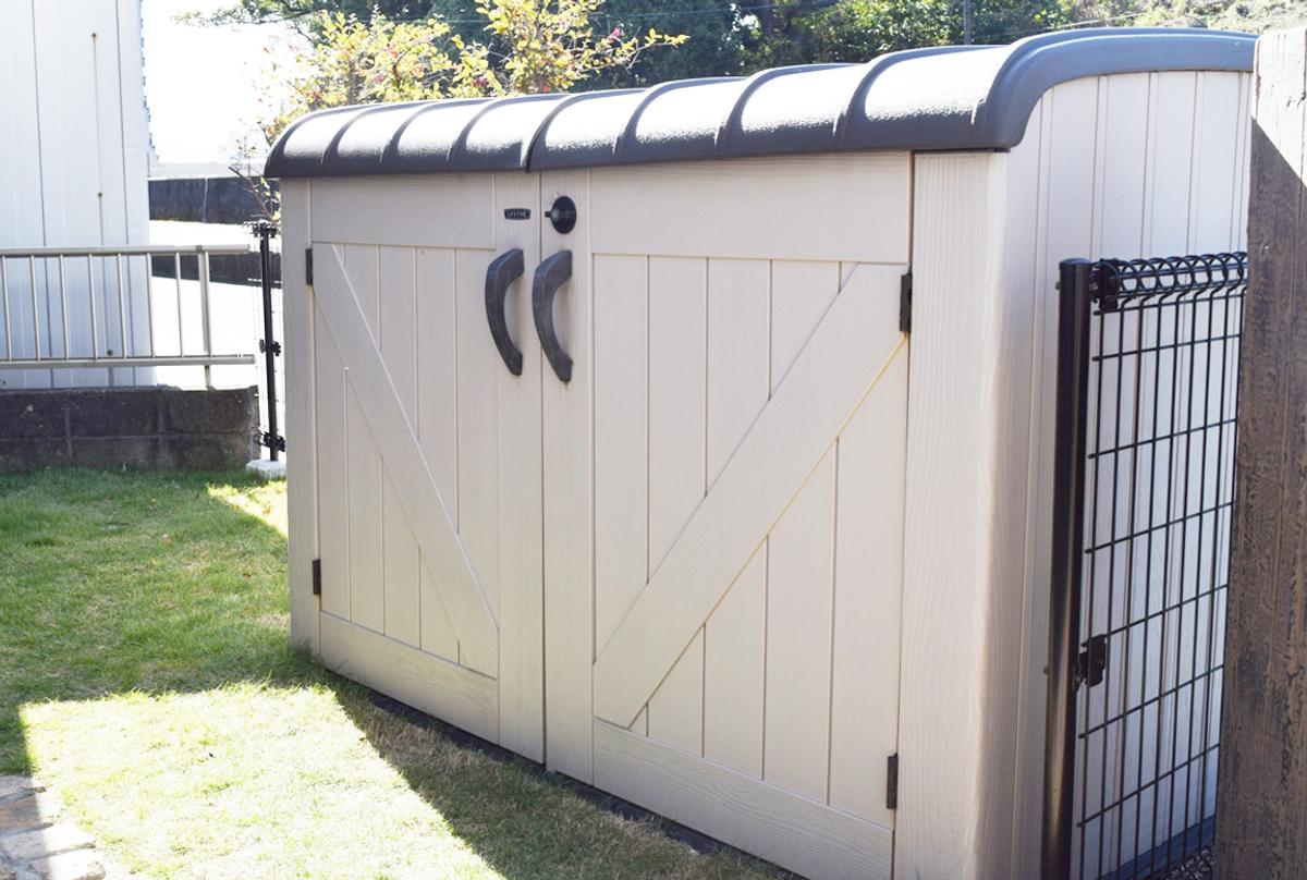 アウトドア用品の収納にも。5年間愛用中のライフタイムの屋外倉庫は  