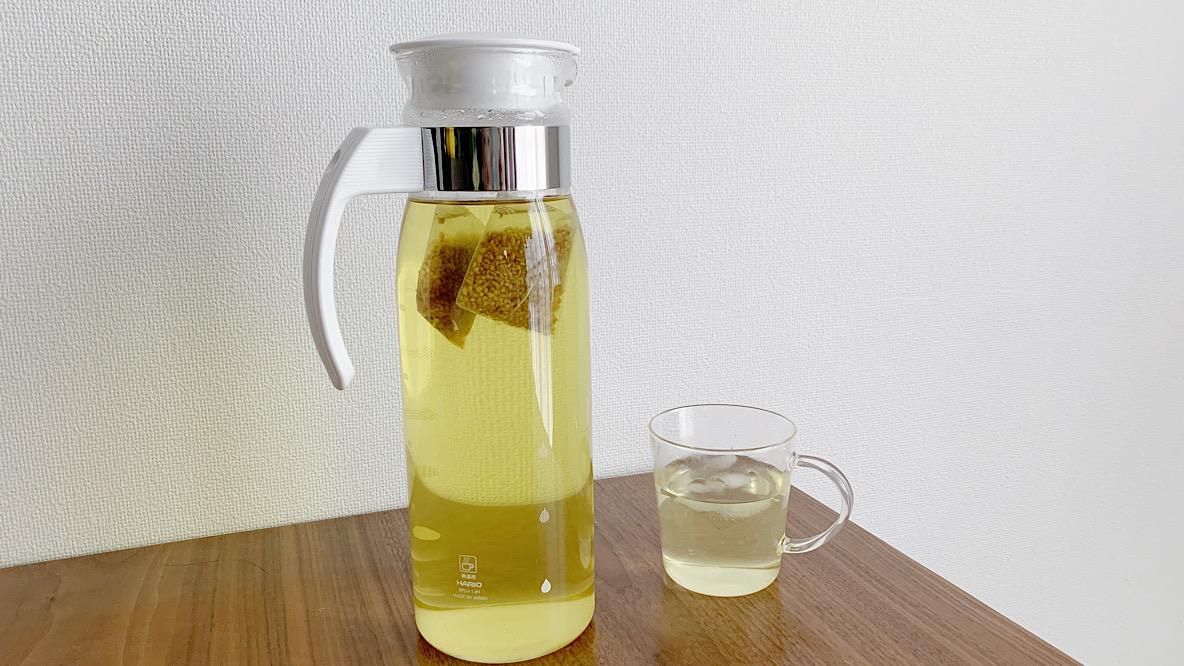 ニトリのガラス製ボトル、実はあのメーカーのアイテムだった！ 熱湯OKでお茶作りが楽チンだよ | ROOMIE（ルーミー）